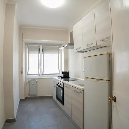 Elle Vaticano * Rome